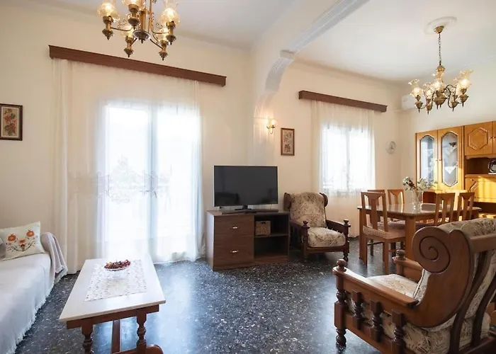 Vintage Charm Apt Near Centre