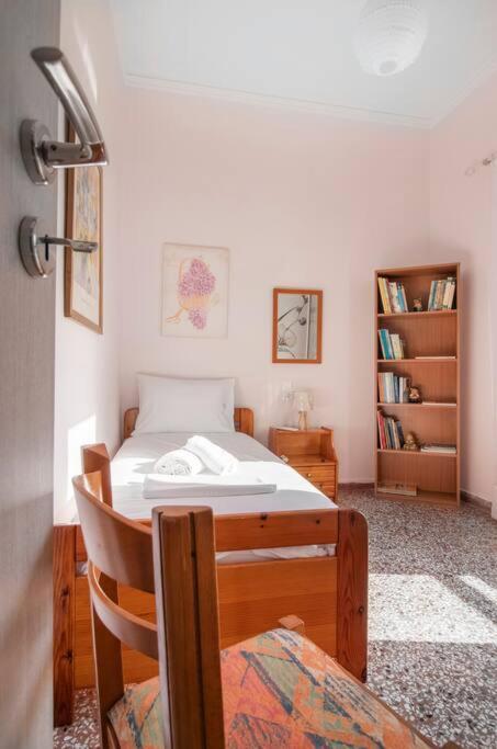 Vintage Charm Near Centre Apartment